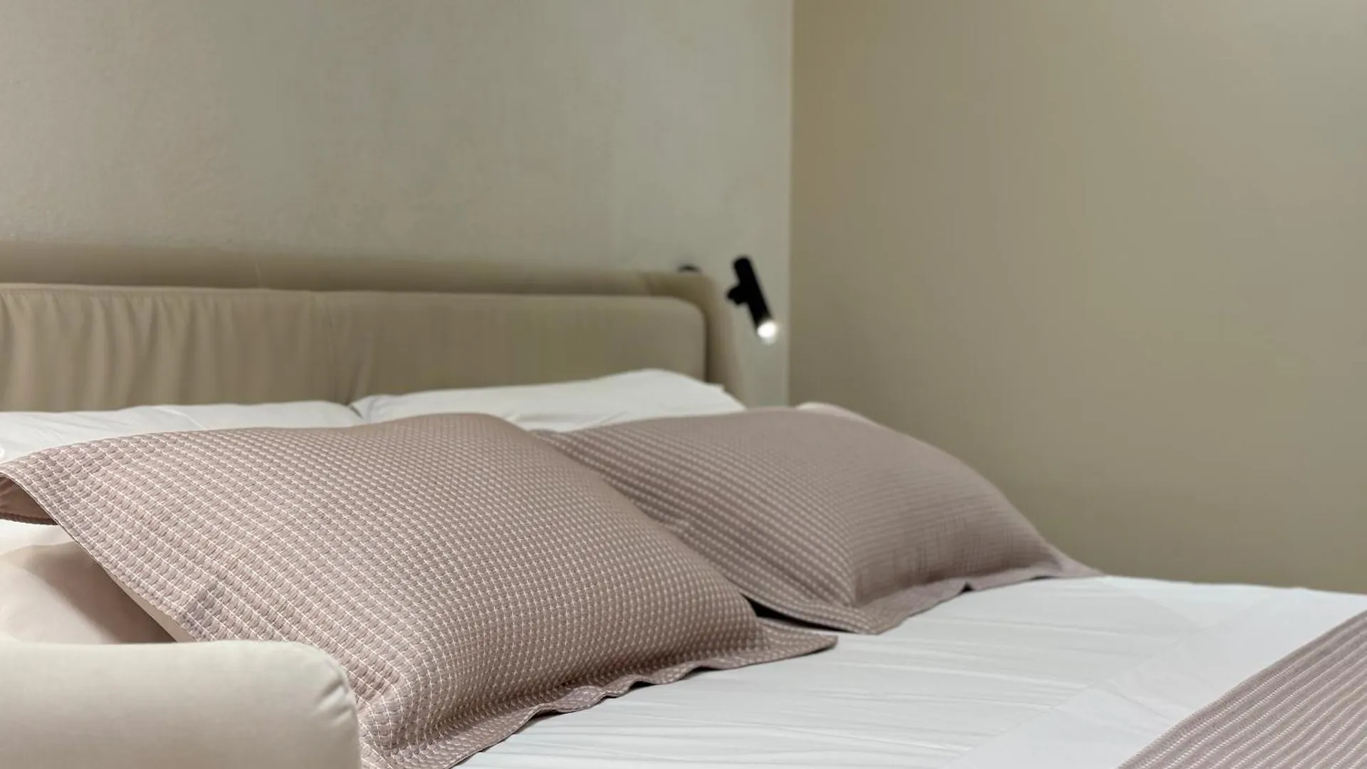 Hotel Dani Deluxe Rooms Wlora